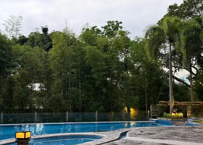 Luxurious Taguig With Private Pool And Ac Holiday home